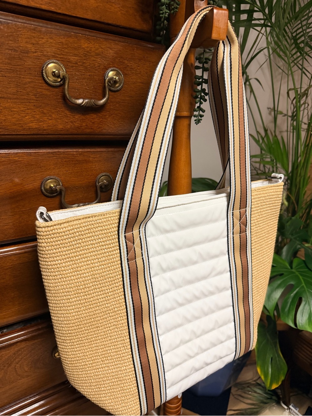 THINK ROYLN Beige & White Rafia and Striped-Handle Tote - Picture 2 of 9
